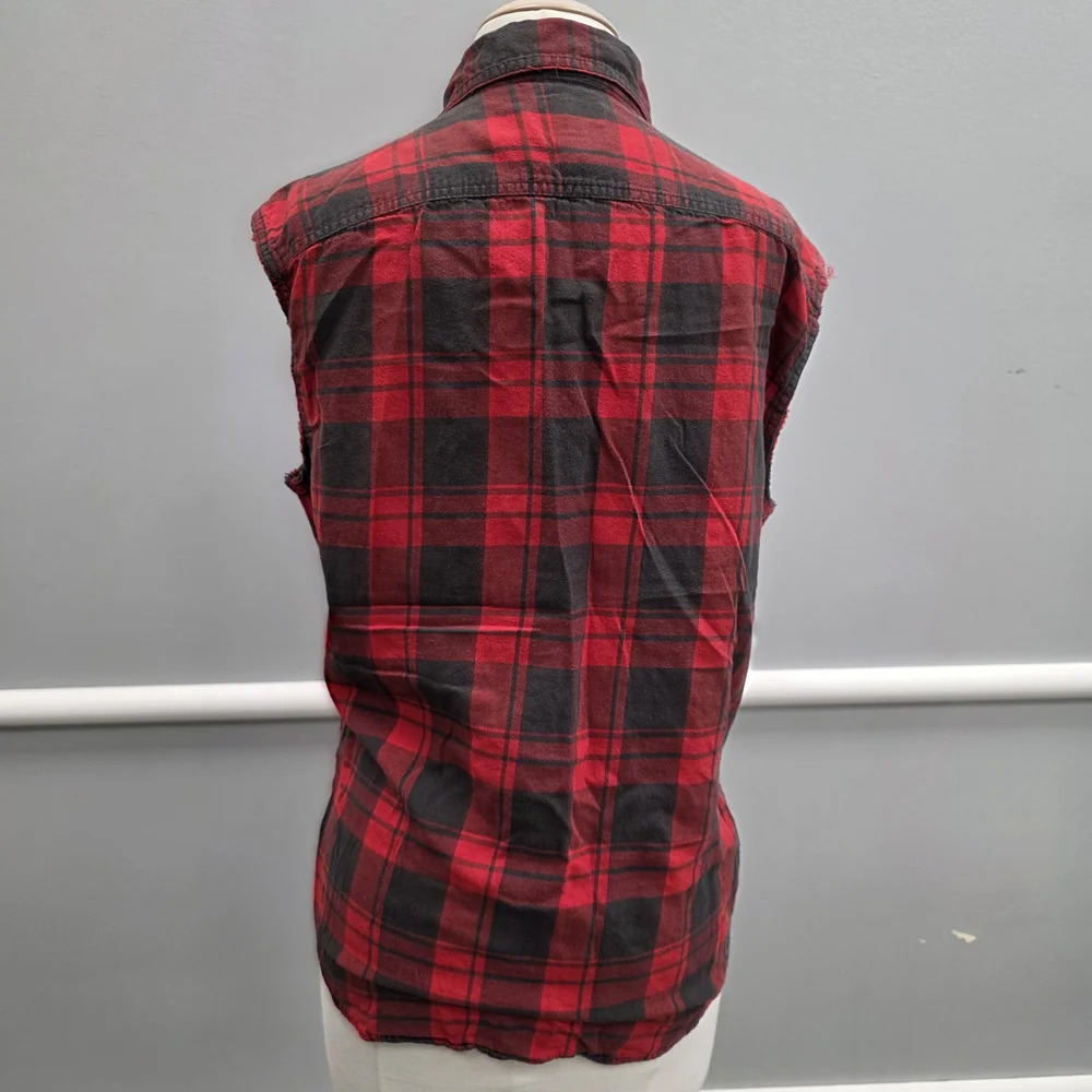 American Eagle Outfitters Red and Black Plaid Sleeveless Shirt - Picture 5 of 7